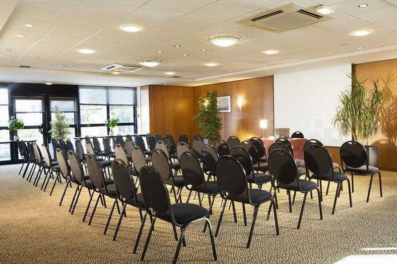 Hotel Oceania Rennes 4*